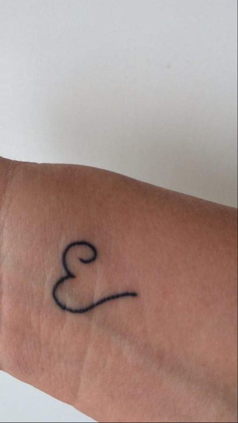 Letter G Tattoo, Ekg Tattoo, Hart Tattoo, M Tattoos, Initial Tattoo, E Tattoo, Discreet Tattoos, Tattoos For Daughters, Letter E