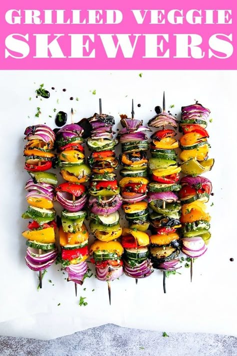 Grilled Veggie Skewers perfectly charred, drizzled with tangy balsamic vinegar and brushed with a fresh garlic herb sauce. #vegetarian #vegan #vegetarianrecipe #healthyrecipe #summerrecipes #veggieskewers #vegetableskewers #bestvegetablestogrill #easyrecipe | For this recipe and more visit, https://theforkedspoon.com Grilled Vegetable Recipes, Vegetarian Grilling, Grilling Guide, Vegetarian Bbq, Vegetarian Barbecue, Vegetable Skewers, Veggie Skewers, Delicious Vegetables, Flank Steak