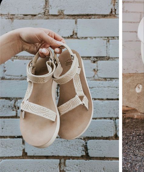 Must Have Summer Shoes, Cute Comfy Sandals, Cute Chacos Sandals, Sports Sandals Women, Teva Sandals Aesthetic, Tevas Outfit Aesthetic, Shoes For Hawaii, Tevas Outfit, Teva Midform Sandals