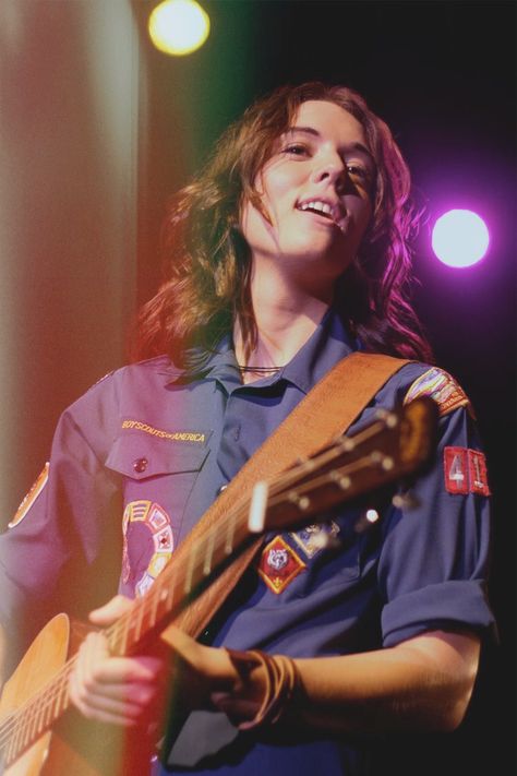 Brandi Carlile Wallpaper, Brandi Carlile Aesthetic, Brandi Carlile Style, Brandi Carlile Hair, Brandie Carlile, Dolly Costumes, Emily Armstrong, Brandi Carlile, Lesbian Fashion