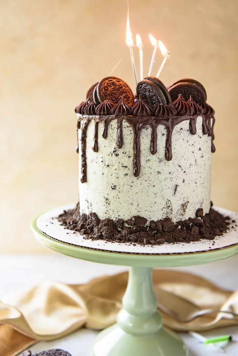 Mint Oreo Cookies and Cream Cake Birthday Cake Oreo, Oreo Torte, Oreo Birthday Cake, Oreo Cake Pops, Cake Oreo, Oreo Desserts, Cookies And Cream Cake, Mint Oreo, Dark Chocolate Cakes