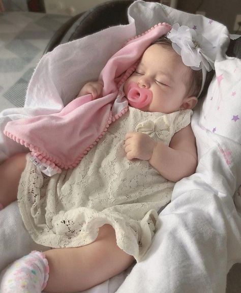 Cute Babies Pictures, Pink Baby Aesthetic, Baby Aesthetic Girl, New Borned Baby, Bebes Aesthetic, Baby Girl Aesthetic, New Born Baby Girl, Baby Aesthetic, I Want A Baby