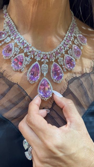 Kamyen Jewellery, Kunzite Jewelry, Capas Samsung, Neck Pieces Jewelry, Silver Jewelry Accessories, Extraordinary Jewelry, Expensive Jewelry Luxury, Fancy Jewellery Designs, Diamond Jewelry Designs