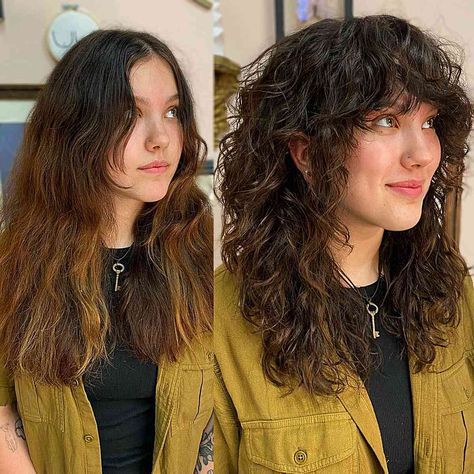 2b Haircut Long Layers, Wavy Shag Haircut With Bangs, Wavy Shag Haircut No Bangs, Haircut For Long Curly Hair For Women, Shag Haircut With Bangs Curly, Medium Shag Haircuts Wavy Hair, Shag Wavy Haircut, Medium Wavy Haircuts With Layers, Hobbit Haircut