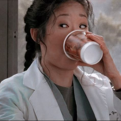 Christina Yang, Grey's Anatomy Doctors, Image Meme, Greys Anatomy Funny, Med School Motivation, Greys Anatomy Characters, Lexie Grey, Greys Anatomy Cast, Cristina Yang