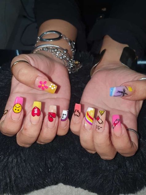 Karol G Concert Nails Ideas, Short Karol G Nails, Karol G Inspo Nails, Karol G Concert Nails, Karol G Nails Design Mañana Sera Bonito, Karol G Nails Design, Karol G Nails, Karol G Concert, Emoji Nails