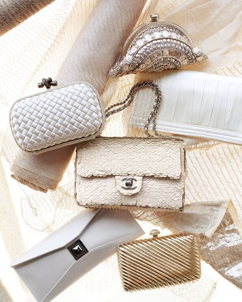 Every bride needs a clutch for her wedding day. If you're looking for a small accessory that'll highlight your big-day look, see some of the best wedding clutches here. Hand Bags For Women, Bag Prada, Wedding Clutch, Bridal Clutch, Va Va Voom, Online Tutorials, Quality Handbags, Wedding Dance, Womens Purses