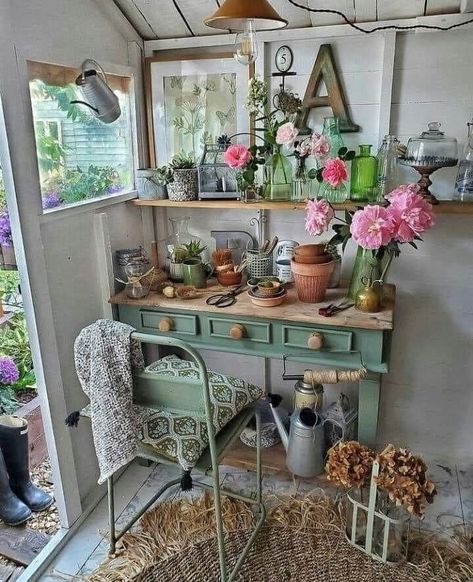 Potting Shed Interior Ideas, Rustic She Shed, She Shed Interior Ideas, Greenhouse Decor, She Shed Decorating Ideas, Allotment Shed, She Shed Interior, Estilo Cottage, Garden Shed Interiors