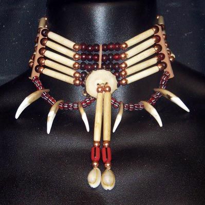 Animal Bone Jewelry, Antler Crown, Bone Choker, Deer Antler Decor, Antler Carving, Breast Plate, Suncatcher Diy, Native Wears, Native American Regalia