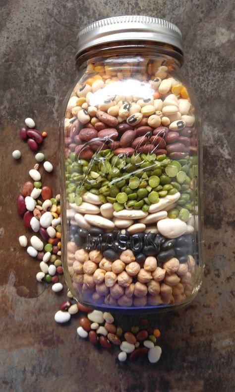 7 bean soup mix 7 Bean Soup, Dry Soup Mix Recipes, Bean Soup Mix Recipe, Jar Soup, Mason Jar Soup, Mason Jar Gifts Recipes, Soup Seasoning, Mason Jar Mixes, Jar Mixes