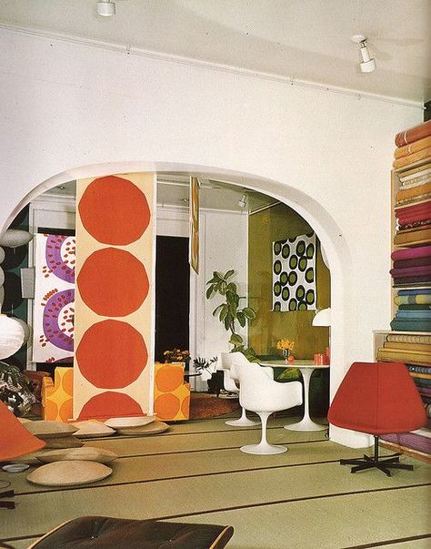 The Best Style. Marion Hall Best and Australian Interior Design 1935-1975. By Michaela Richards. A & A.  These are scans of book with images from the 60s & 70s. 70s Interior, Modern Geometric Art, Retro Interior Design, 70s Home, Australian Interior Design, 70s Decor, Interior Vintage, Casa Vintage, Retro Interior