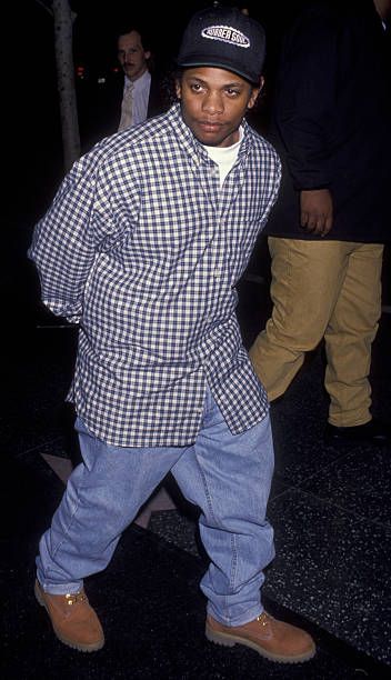 Eazy E 1993 Pictures and Photos - Getty Images Hip Hop 90, 90s Hip Hop Outfits, 90’s Hip Hop, Look Hip Hop, 1990 Style, Looks Hip Hop, Estilo Cholo, Eazy E, Tupac Pictures