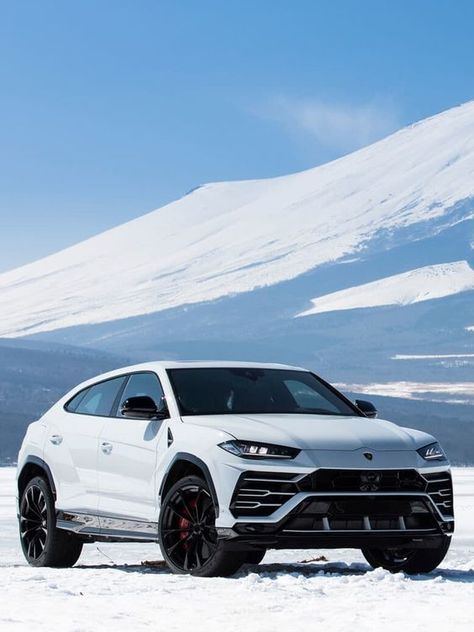 Snow-white Lamborghini Urus - good in all seasons. Always. #lamborghini #lamb #lamborghinis #lamborgini #lambroghinilife #lamborghiniclub Cai Arabi, Luxury Suv Cars, White Lamborghini, Aventador Lamborghini, Luxury Car Garage, Lamborghini Lamborghini, Aston Martin Vanquish, Lamborghini Urus, Luxury Car Interior