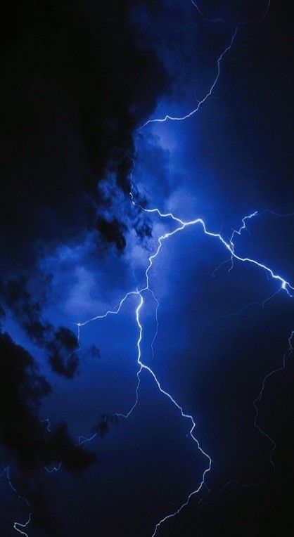 Blue Lightning Wallpaper, Dark Blue Aesthetic Images, Angel Aesthetics, Calming Backgrounds, Black And Blue Wallpaper, Jay Walker, Blue Thunder, Blue Aesthetic Dark, Dark Blue Wallpaper