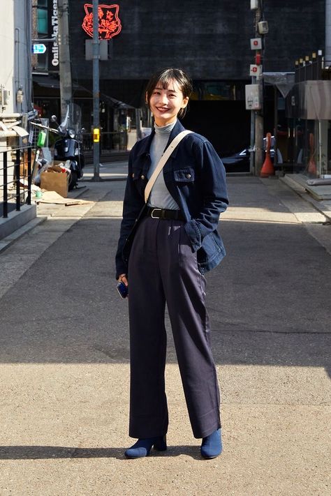 Neo Noir Fashion, Japan Women Fashion, Japan Street Style Women, Japanese Street Fashion Women, Street Fashion 2023, Japanese Outfits Street Style, Japanese Outfits Casual, 90s Japan Fashion, 90s Japanese Fashion