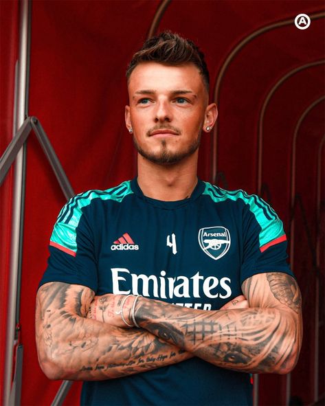 Ben White Tattoo, Soccer Player Tattoos, Arsenal Wallpaper, Arsenal Photo, Ben White, Sleeve Tattoos For Guys, Arsenal Wallpapers, Tattoos Arm, Men Tattoos Arm Sleeve