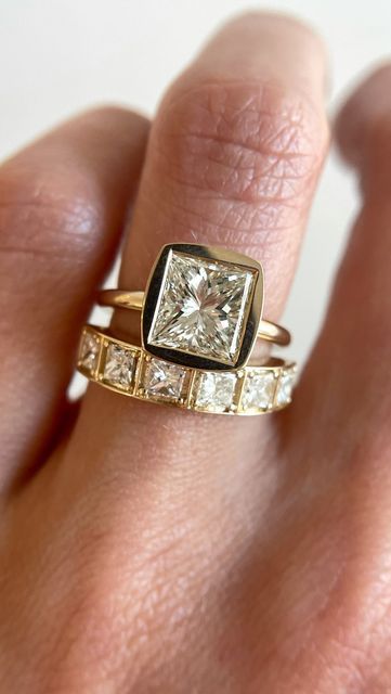 Marrow Fine on Instagram: "2023 resolution: keep princess cuts fresh Setting this heirloom princess cut in the Zoe was a no brainer. The slightly rounded edges of the setting intentionally creates a softer look for the contrasting clean cut stone." Princess Bezel Engagement Ring, Bezel Princess Cut Engagement Ring, Bezel Princess Engagement Ring, Bezel Set Princess Cut Engagement Ring, Princess Cut Bezel Ring, Bezel Princess Cut, Gold Princess Cut Ring, 2023 Resolution, Bezel Set Wedding Ring