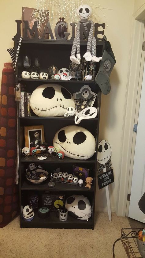 The Nightmare Before Christmas Bedroom, Jack Skellington Bedroom, Nightmare Before Christmas Room Decor, Tim Burton Room, Nightmare Before Christmas Room, Nightmare Before Christmas Bedroom, Nightmare Before Christmas Pictures, Horror Room, Jack Nightmare Before Christmas