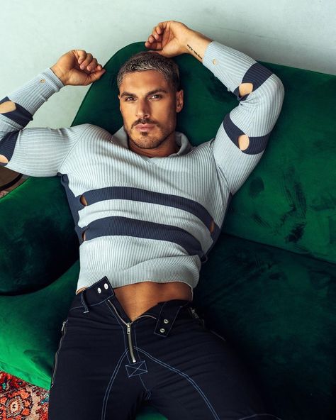 Taylor Miller, Chris Appleton, Dacre Montgomery, People Sitting, Male Face, Hair Stylist, Mens Jeans, Turtle Neck, My Style