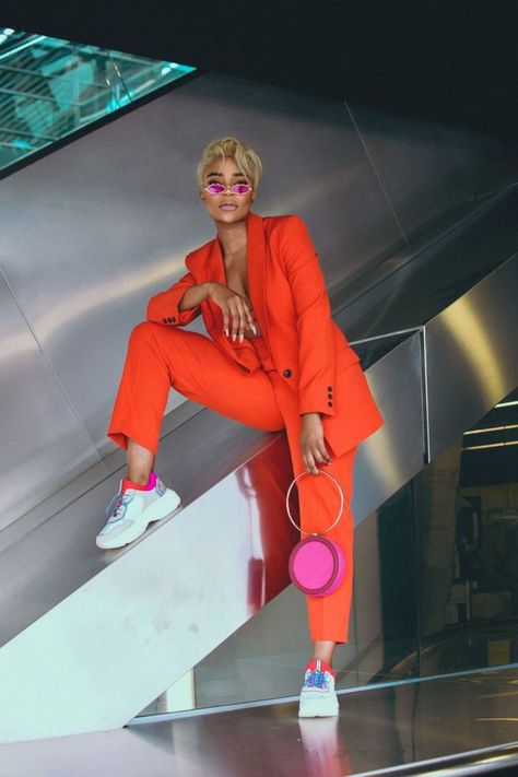 Women Suits and Sneaker Trend #womansuits  #womansneaker #fashionactivation #womanfashion Suits And Sneakers, Orange Suit, Sneaker Trend, Luxury Marble, Pant Suits, Looks Street Style, Trending Sneakers, Trik Fotografi, Blake Lively