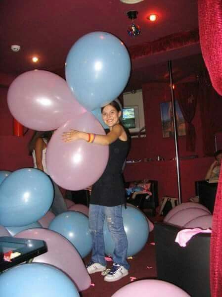 Huge Balloons, Balloons Photography, Its A Girl Balloons, Big Balloons, Pink Balloons, Night Club, Ball Exercises, Balloons