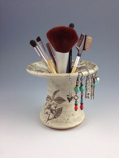 Find this Pin and more on Neal Pottery. Earring Holder ... Ring Bowls, Clay Jewellery Holder, Blue Veins, Handbuilt Pottery, Earring Holders, Jewelry Bowl, Diy Pottery Painting, Beginner Pottery, Diy Air Dry Clay