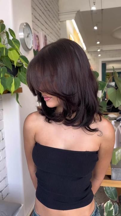 Upgrade your style with the ON-Trend Haircuts of 2023.Hair trends change a lotand the new year is a good time to try a new hairstyle. Rambut Brunette, Wine Hair, Brown Hair Inspo, Layered Haircuts For Medium Hair, Haircut Inspo, Hairstyles For Layered Hair, Hair Stylies, Haircuts Straight Hair, Haircuts For Medium Hair