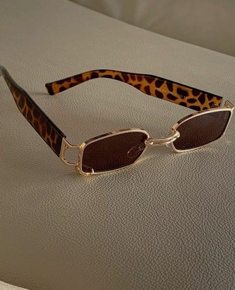 Cool Sunglasses Aesthetic, Sunglasses 2023, Trendy Glasses, نظارات شمسية, Fashion Eye Glasses, Stylish Glasses, Trendy Sunglasses, Dope Jewelry, Girly Accessories