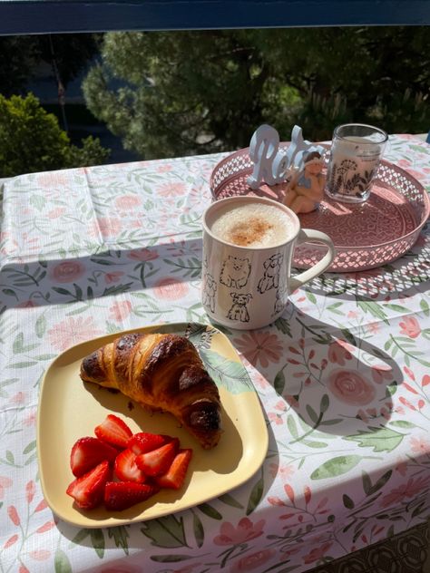 #spring #outside #decor #interiordesign #aesthetic #food #breakfast Spring Breakfast Aesthetic, Spring Outside Decor, Spring Morning Aesthetic, Aesthetic Food Breakfast, Scandinavian Summer Aesthetic, Spring Outside, Spring Breakfast, Morning Aesthetic, Breakfast Aesthetic