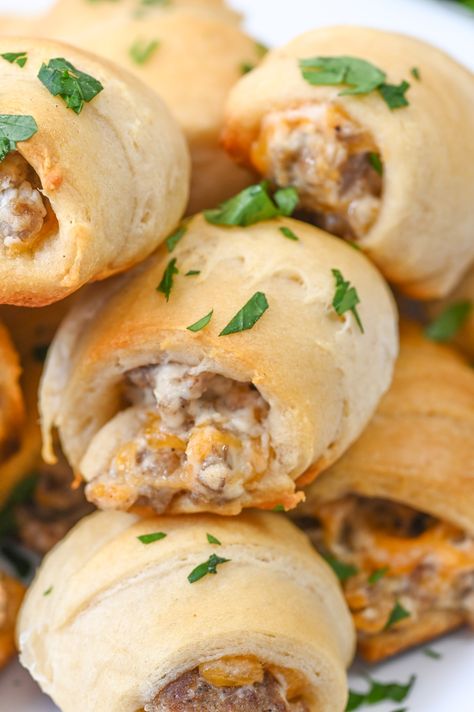 Sausage Crescents, Sausage And Cream Cheese, Cream Cheese Sausage, Cream Cheese Puffs, Sausage Cream Cheese, Rotel Recipes, Lunch Sides, Cream Cheese Crescent Rolls, Sausage Bake