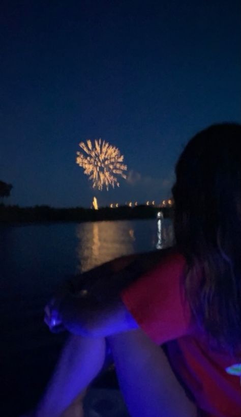 4th Of July Fake Snaps, 4th Of July With Boyfriend, 4th Of July Poses For Instagram, 4th Of July Instagram Pictures, Fourth Of July Pictures, 4th Of July Aesthetic, Fourth Of July Pics, 4th Of July Pics, Fireworks Pictures