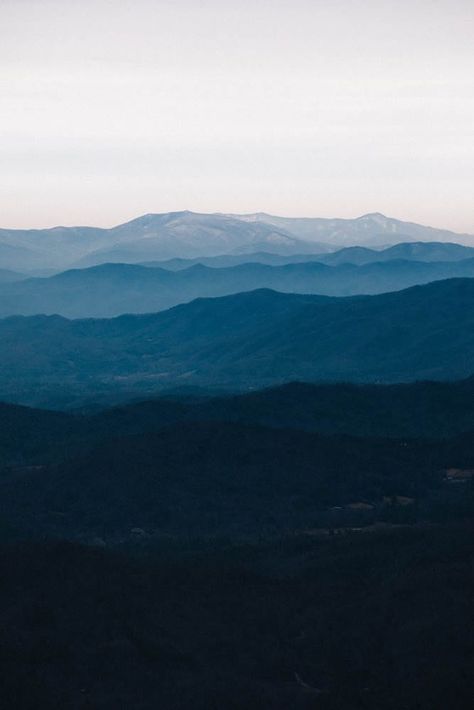 Blue Ridge Mountains Vista Blue Ridge Mountains Virginia, Blue Ridge Mountains Art, Cumberland Gap, Virginia Mountains, Mountains Aesthetic, Free Nature, Mountain Photos, Watercolor Projects, White Sky