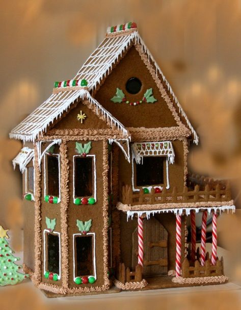 How to make a gingerbread house: Recipe for a firm dough (makes a stronger structure) and royal icing (the glue). Helpful tips for putting it all together. Homemade Gingerbread House, Gingerbread House Patterns, Cool Gingerbread Houses, Gingerbread House Recipe, Gingerbread House Template, Gingerbread Dough, Mini Gingerbread House, How To Make Gingerbread, Gingerbread House Parties