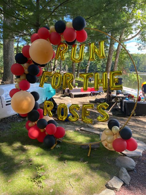 Derby Balloon Arch, Kentucky Derby Balloon Arch, Derby Gala, Kentucky Derby Party Decorations, Derby Party Decorations, Ky Derby, Run For The Roses, Spring Formal, Balloon Arches