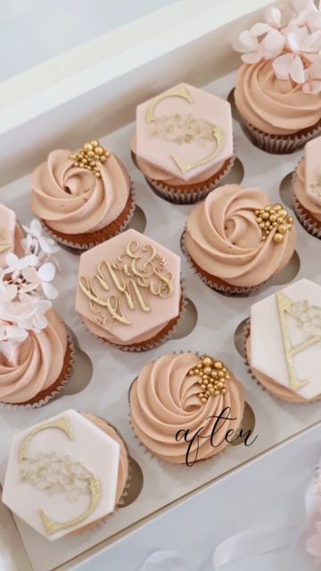 Vow Renewal Cupcakes, Blush Cupcakes Wedding, Engagement Cupcake Ideas Design, Bridal Party Cupcakes, Rose Gold Wedding Cupcakes, Unique Wedding Cupcakes, Boho Wedding Cupcakes Ideas, Mini Cupcake Designs, Bridal Cupcakes Ideas