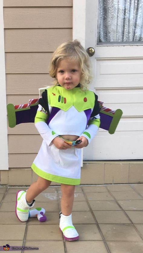 Disfraz Buzz Lightyear, Carnaval Outfits, Coolest Costumes, Disfraz Toy Story, Lightyear Costume, Popular On Pinterest, Theme Costumes, Buzz Lightyear Costume, Carnaval Outfit