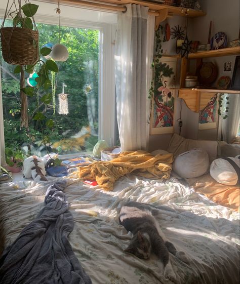 Aesthetic bedroom with cat and plants everywhere! Bedroom Ideas With Cats, Comfy Beds Cozy, Cat In Bedroom, Bedroom With Cat, Therian Bedroom, Big Couches, Comfy Bed Aesthetic, Cat In Bed, Comfy Room