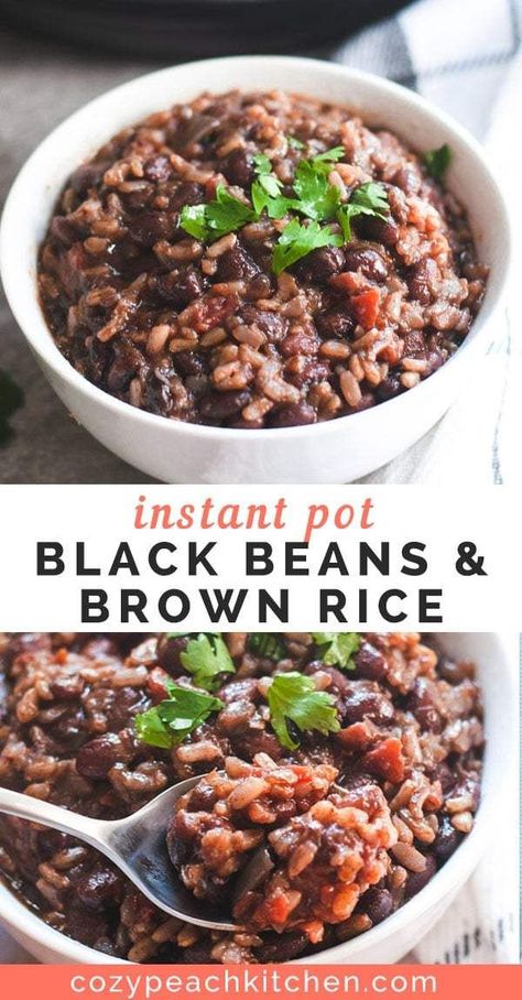 Make these black beans and brown rice in your Instant Pot in under an hour. This healthy recipe is great for meal prep or a last minute dinner. And it's vegan! #instantpot #instapot #vegan #vegetarian #riceandbeans #mealprep #blackbeans #healthy Instapot Vegan, Black Beans And Brown Rice, Beans And Brown Rice, Instant Pot Black Beans, Menu Sarapan Sehat, Vegan Instant Pot Recipes, Dried Black Beans, Black Beans And Rice, Diner Recept