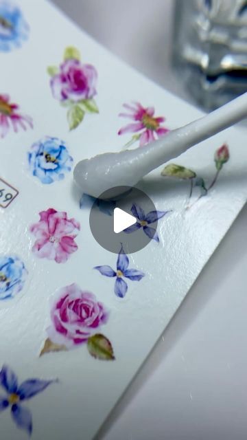 Flower Nail Art Designs, Water Transfer Nail Art, Flower Nail Art Tutorial, Waterslide Nail Decals Diy, Diy Nail Waterslide Decals, Water Decal Nail Art, Flower Nail Art Stickers, Water Decals Nails, Floral Nails Tutorial