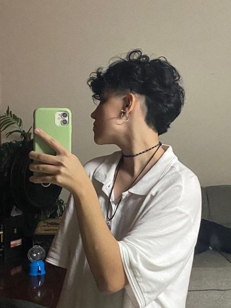 Slay Haircuts, Short Mullet Curly Hair, Small Mullet, Short Curly Hair Mullet, Masculine Haircut For Women, Curly Hair Undercut, Undercut Curly Hair, Androgynous Haircut, Androgynous Hair