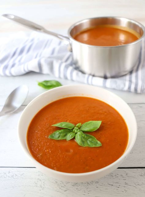 Freezer-Friendly Roasted Tomato Soup - The Produce Moms Freezer Tomato Soup, Roasted Tomato Soup Recipe, Tomato Paste Recipe, Boiled Chicken Breast, Plant Based Soups, Tomato Soup Homemade, Tomato Soup Recipe, Canned Tomatoes, Roasted Tomato Soup