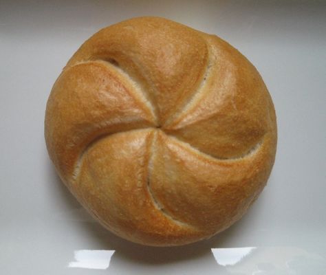 Kaiser Roll (Viennese Bread Roll) Bake Dinner, Kaiser Rolls, Yeast Dough, Baked Dinner, Dinner Rolls Recipe, Bread Roll, Food Stands, Main Course Recipes, Bread Flour