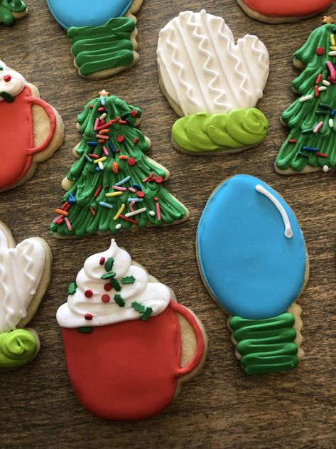 Christmas Tree Sugar Cookies Decorated Buttercream, Christmas Cutouts Cookies, Buttercream Sugar Cookies Christmas, Christmas Buttercream Cookies, Christmas Cookies Buttercream, Buttercream Christmas Cookies, Holiday Cakes Christmas, Desserts Holiday, Buttercream Cookies