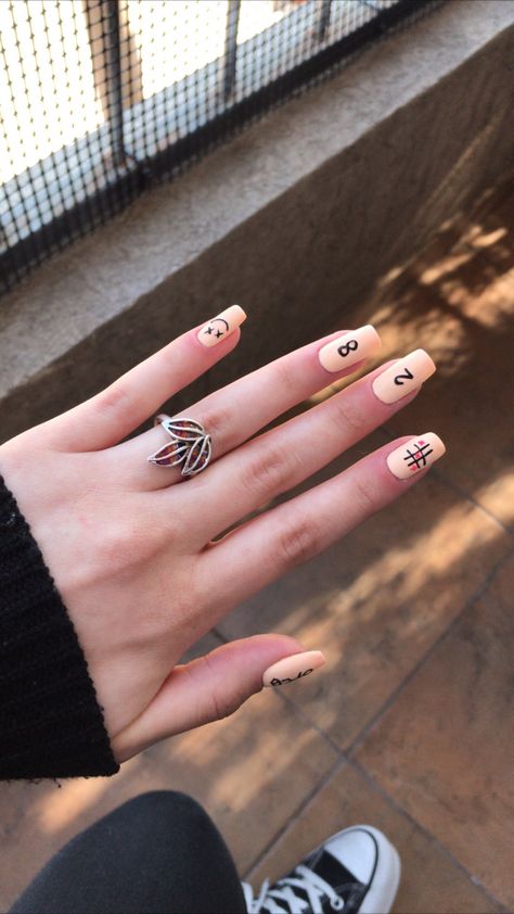 Louis Tomlinson Nails, One Direction Nails, Concert Nails, Gambar One Direction, Harry Styles Nails, Glamour Nails, Short Acrylic Nails Designs, Pastel Nails, Dream Nails