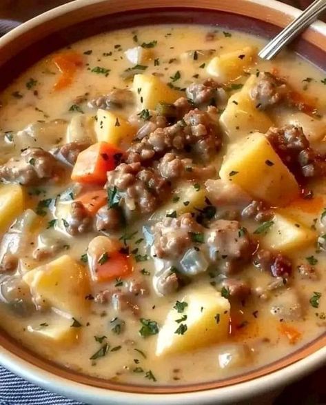 Potato Hamburger Soup, Hamburger Potato Soup, Mini Crockpot Recipes, Homemade Potato Soup, Quick Soup Recipes, Sausage Soup Recipes, Quick Soup, Italian Sausage Soup, Hamburger Soup