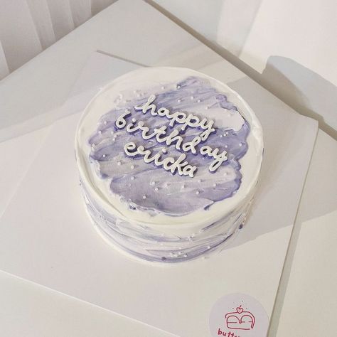 Purple Aesthetic Cake, Birthday Cake Aesthetic Purple, Cake Birthday Korea Simple, Purple Cake Birthday, Asthetic Cakes, Birthday Cake Purple, 22 Aesthetic, Aesthetic Birthday Cake, Purple Cakes Birthday