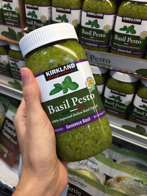 Who knew Costco had so many amazing healthy products for such a great deal? We're dishing about our favorite 40+ foods for clean eating! What To Buy At Costco, Fitness Food Healthy, Grocery Ideas, Healthy Foods To Buy, Target Food, Costco Shopping, Costco Meals, Costco Finds, Healthy Freezer Meals