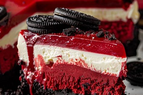 Red Velvet Oreo Cheesecake - recipestasteful Red Velvet Oreo Cheesecake, Oreo Cheesecake Recipe, Cheesecake With Whipped Cream, Red Velvet Oreo, Hibachi Chicken, Oreo Cheesecake Recipes, Homemade Custard, Red Velvet Cake Mix, Caramel Apple Cheesecake