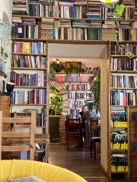 Nanowrimo 2023, Cafe Library, Bookstore Ideas, Library Corner, Bookshop Café, Reading Cafe, Library Cafe, Corner Cafe, Coffee Shop Interior Design