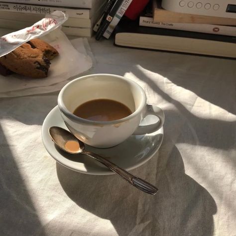 Heavenly Virtues, Healthy Bowl, Coffee Party, Playlist Covers, Beige Aesthetic, A Cup Of Coffee, Brown Aesthetic, Spotify Playlist, Coffee Addict